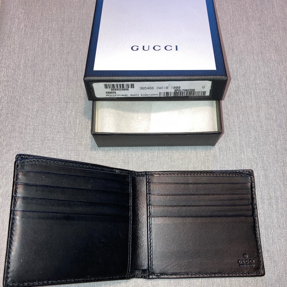 Gucci Signature wallet